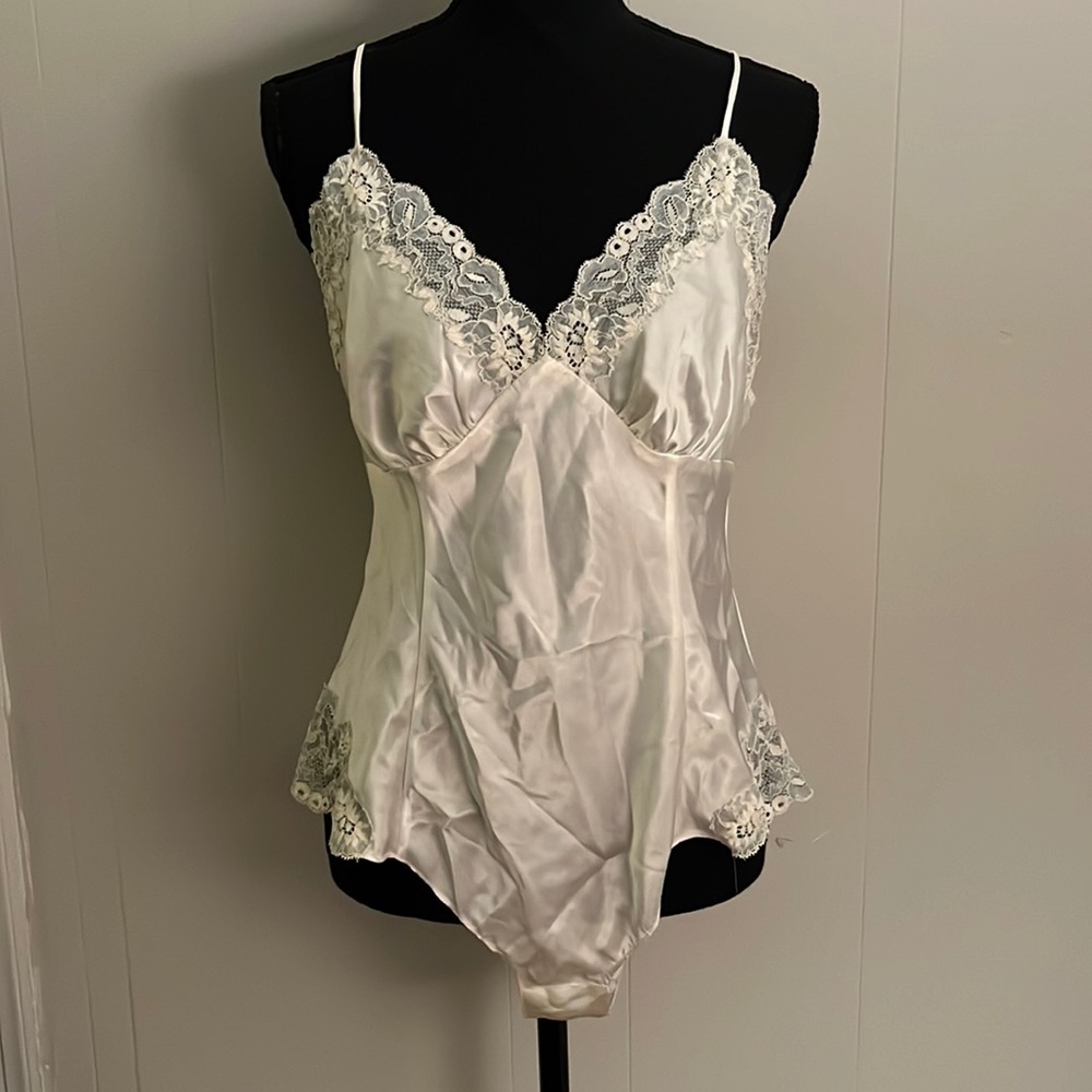 Vintage Victoria’s Secret Teddy❤️
